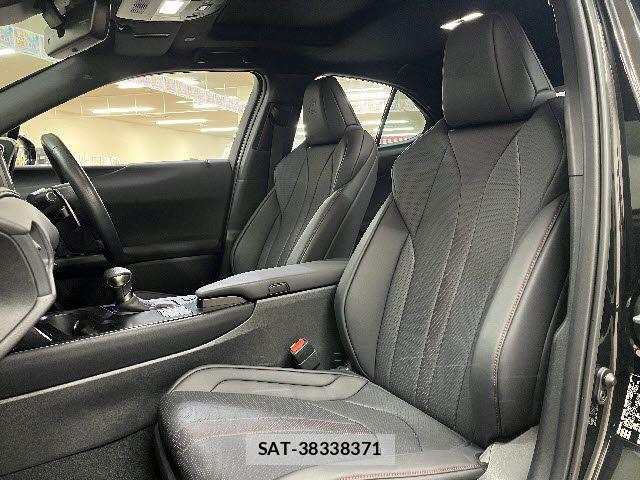 Lexus UX 2023-06 6011978-18