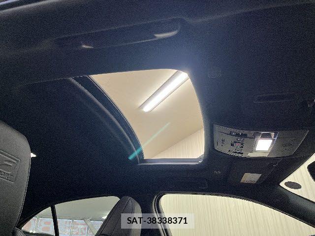 Lexus UX 2023-06 6011978-21