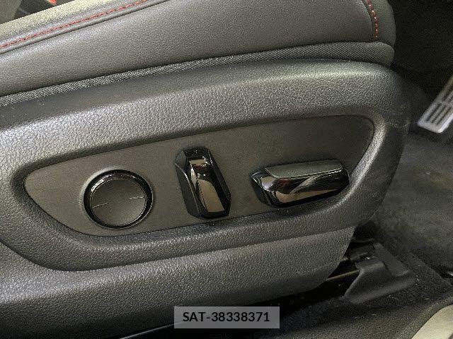 Lexus UX 2023-06 6011978-22