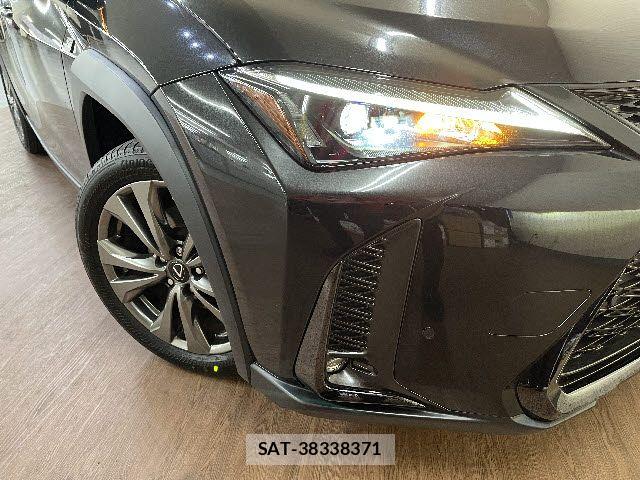 Lexus UX 2023-06 6011978-24