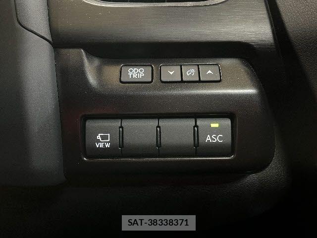 Lexus UX 2023-06 6011978-25