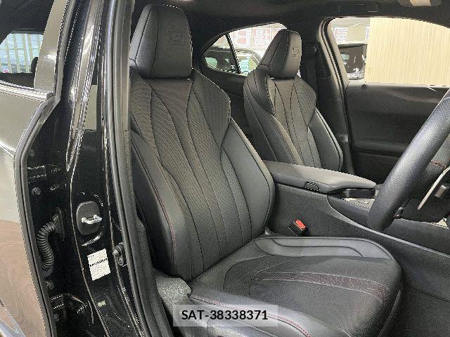 Lexus UX 2023-06 6011978-3