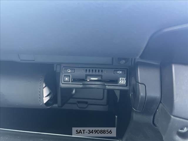 Lexus UX 2021-11 6012002-22