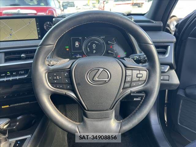 Lexus UX 2021-11 6012002-23