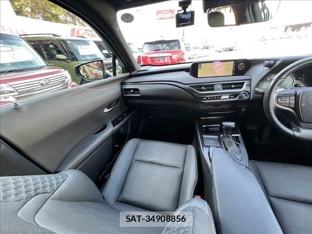 Lexus UX 2021-11 6012002-29