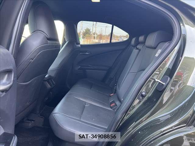 Lexus UX 2021-11 6012002-8