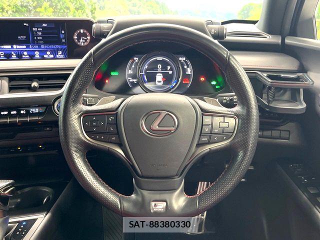 Lexus UX 2020-07 6245316-10