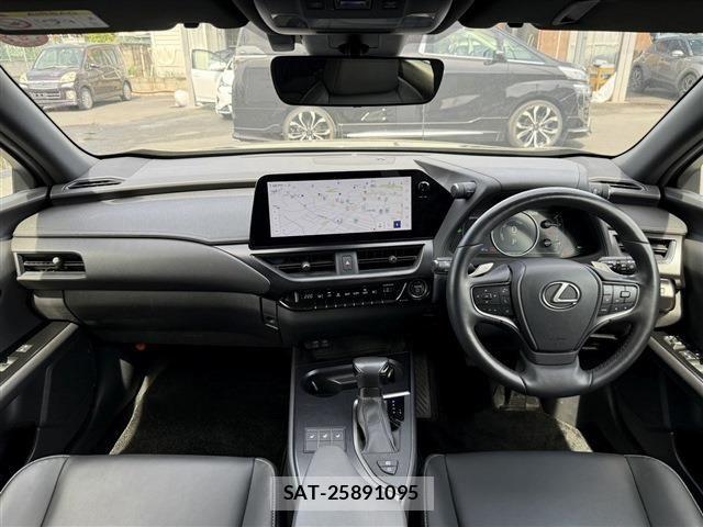 Lexus UX 2023-12 6264908-16