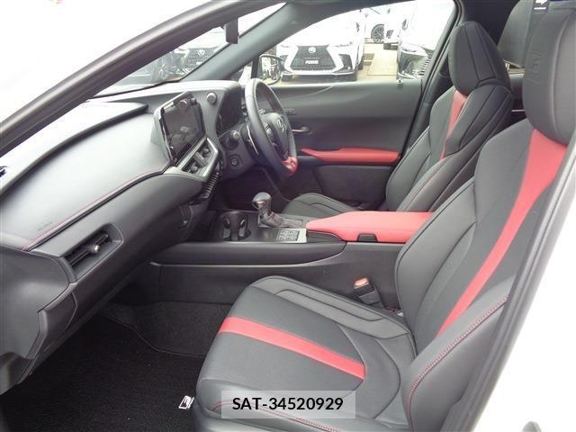 Lexus UX 2023-06 6272162-10
