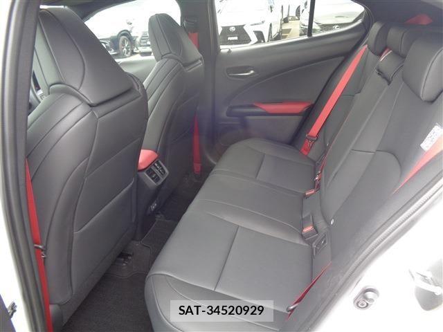 Lexus UX 2023-06 6272162-12
