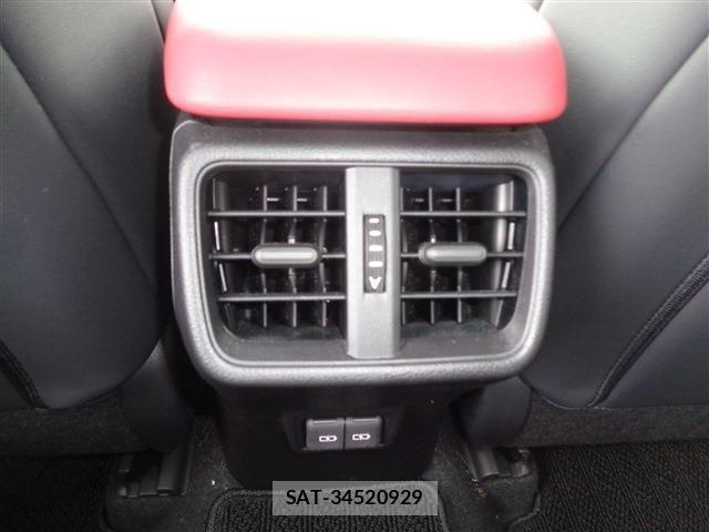Lexus UX 2023-06 6272162-14