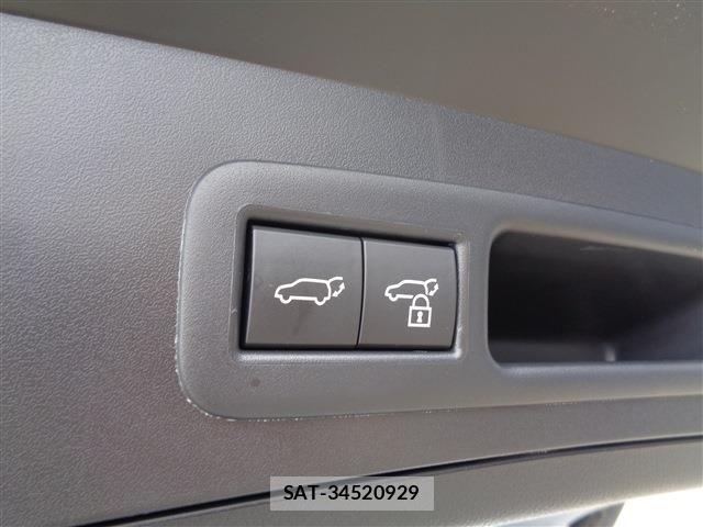 Lexus UX 2023-06 6272162-17