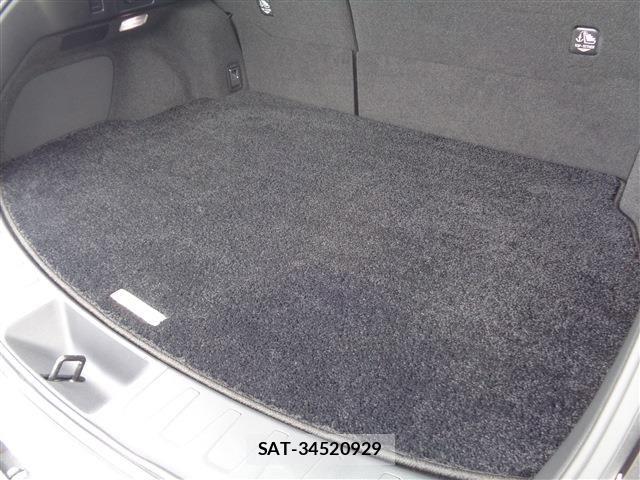 Lexus UX 2023-06 6272162-18