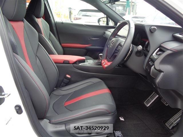 Lexus UX 2023-06 6272162-19