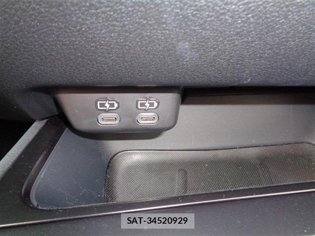 Lexus UX 2023-06 6272162-28