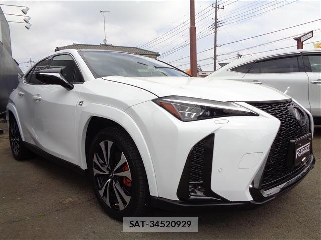 Lexus UX 2023-06 6272162-2
