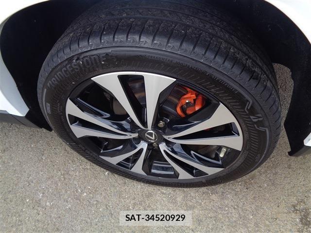 Lexus UX 2023-06 6272162-8