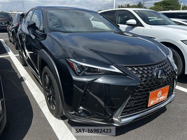 Lexus UX 2023-05 6305035-0