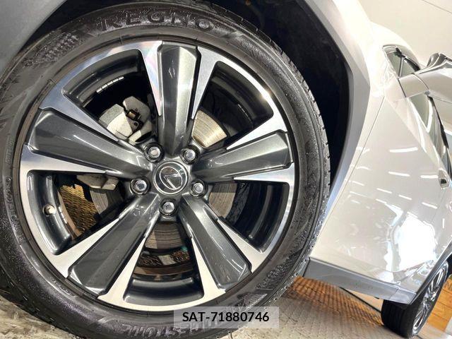 Lexus UX 2019-05 6545639-12