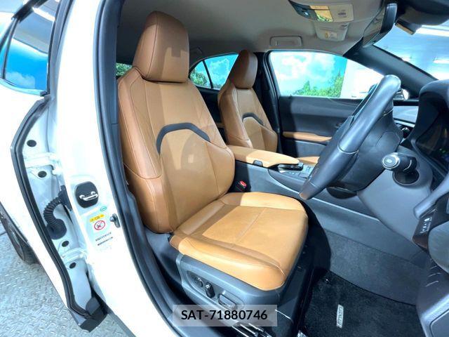 Lexus UX 2019-05 6545639-7