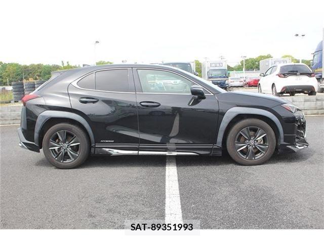Lexus UX 2019-04 6612982-10