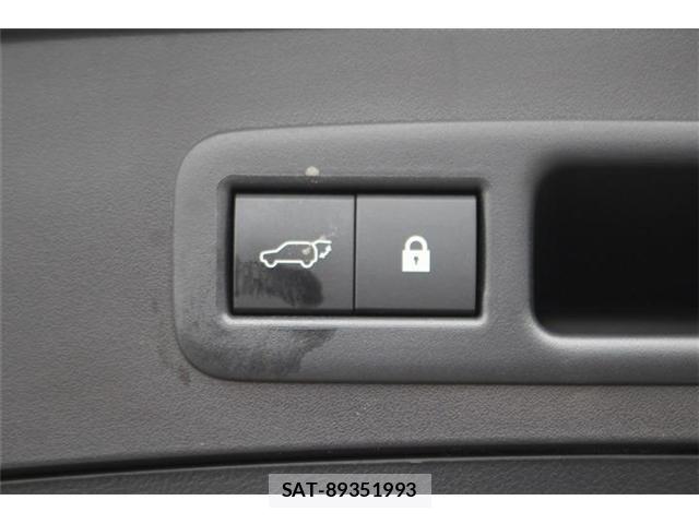 Lexus UX 2019-04 6612982-3