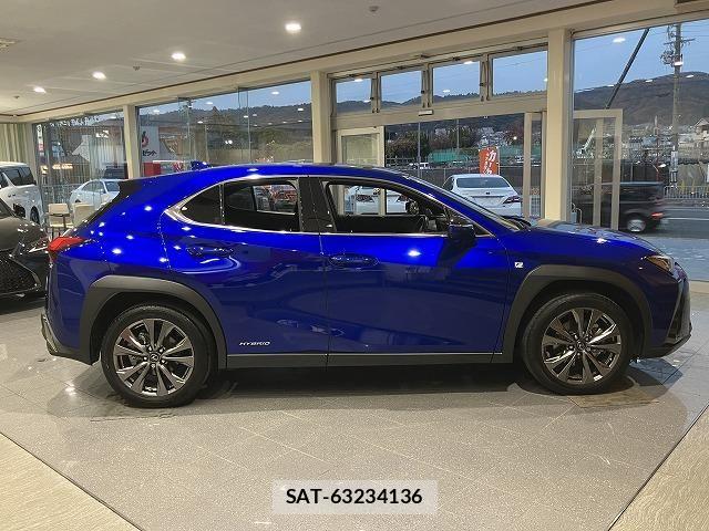 Lexus UX 2021-06 6612970-4