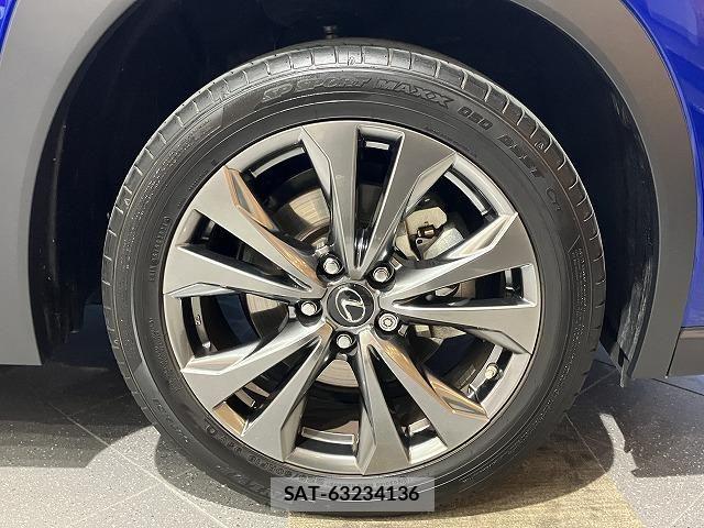 Lexus UX 2021-06 6612970-5