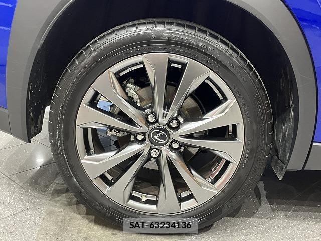 Lexus UX 2021-06 6612970-6