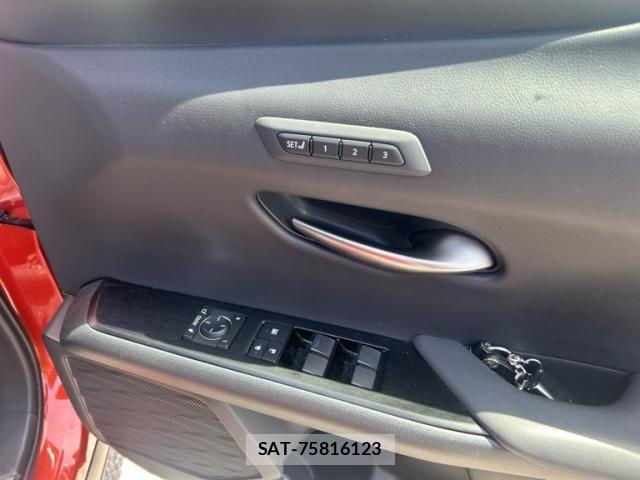 Lexus UX 2019-07 6612980-10
