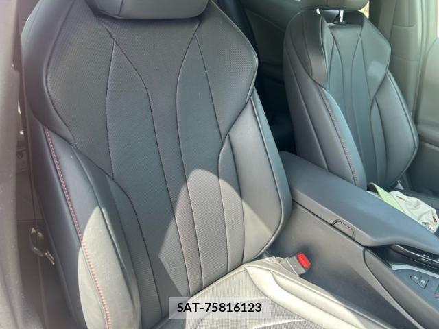 Lexus UX 2019-07 6612980-13