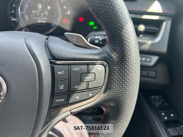 Lexus UX 2019-07 6612980-17