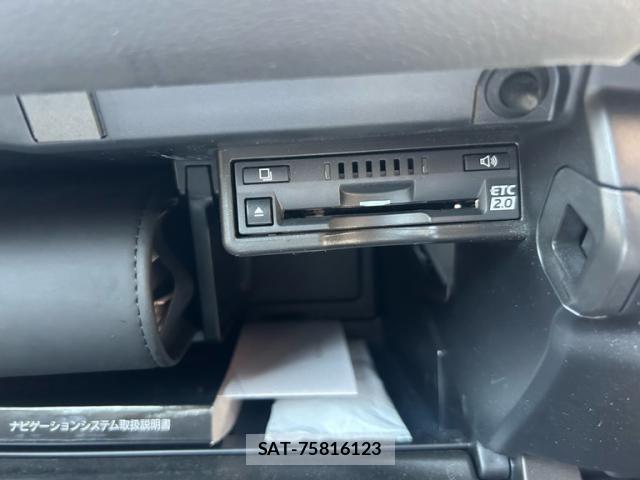 Lexus UX 2019-07 6612980-27