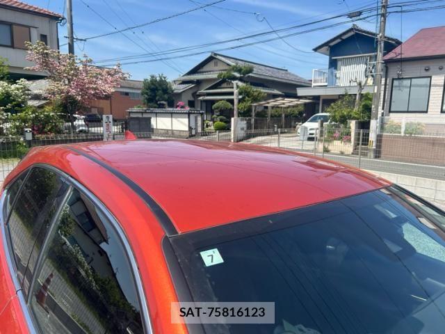 Lexus UX 2019-07 6612980-4