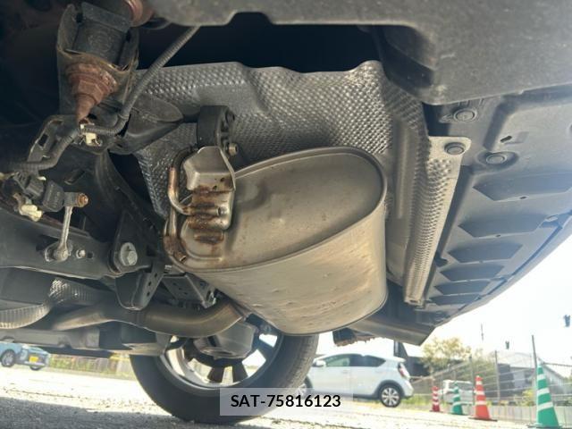 Lexus UX 2019-07 6612980-5