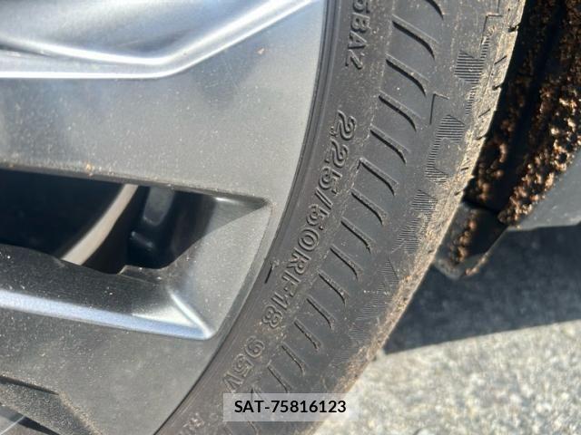 Lexus UX 2019-07 6612980-7