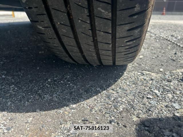 Lexus UX 2019-07 6612980-8