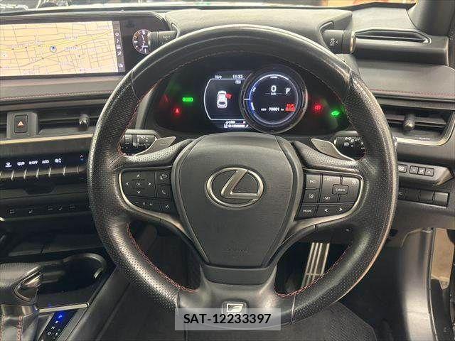Lexus UX 2019-03 6612977-12