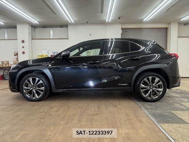 Lexus UX 2019-03 6612977-22