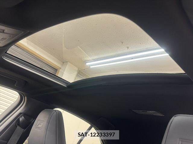 Lexus UX 2019-03 6612977-5