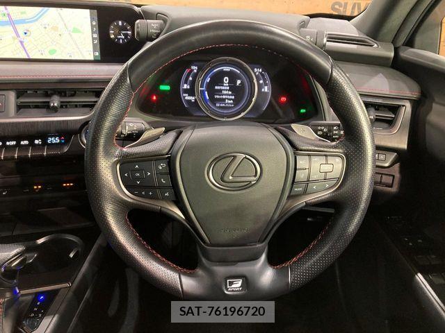 Lexus UX 2019-03 6641880-7