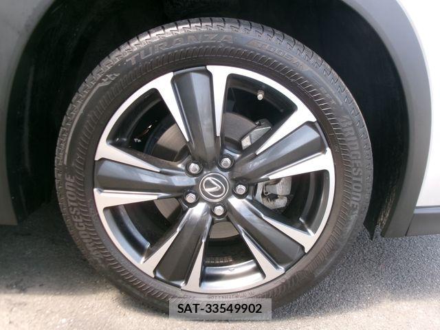 Lexus UX 2020-11 6641881-12