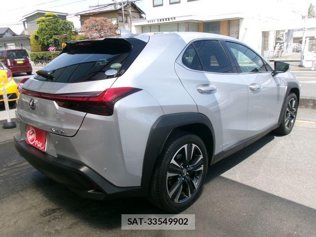 Lexus UX 2020-11 6641881-2