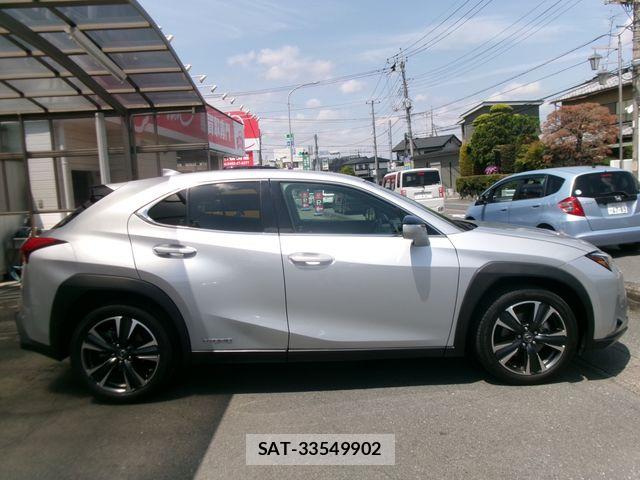 Lexus UX 2020-11 6641881-4