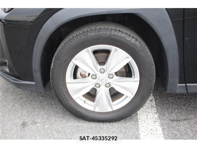 Lexus UX 2023-03 6672336-11