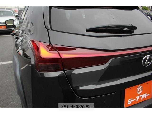 Lexus UX 2023-03 6672336-18