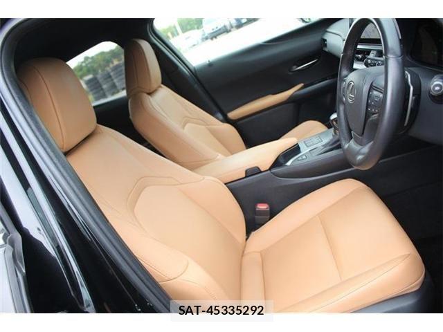 Lexus UX 2023-03 6672336-22