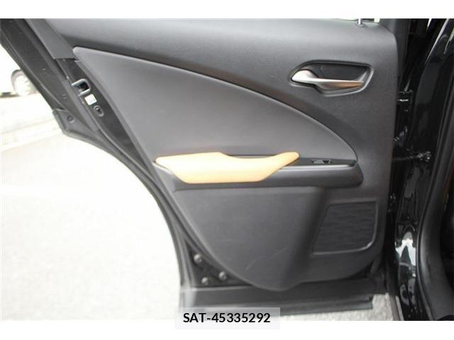 Lexus UX 2023-03 6672336-26