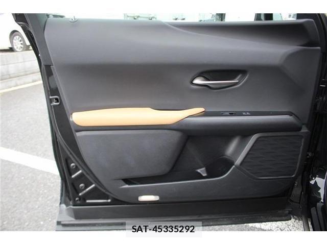 Lexus UX 2023-03 6672336-29