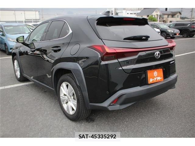 Lexus UX 2023-03 6672336-4